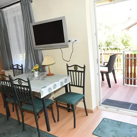Virag Apartment Gyenesdias