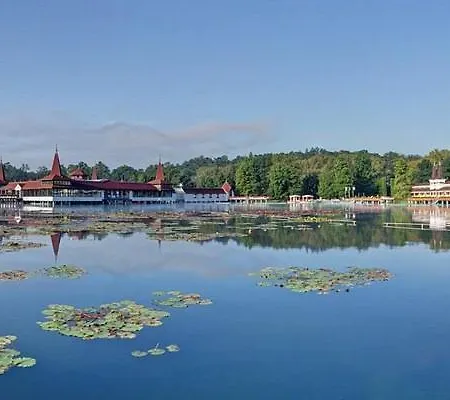 Gyenesi Virag Apartmán *