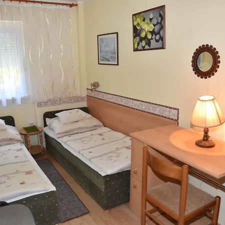 Gyenesi Virag Apartamento *