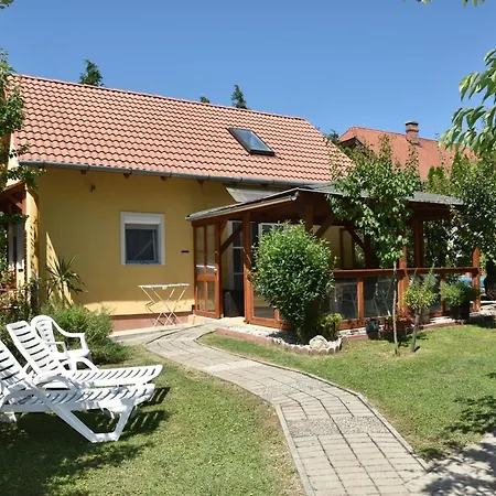 Gyenesi Virag * Gyenesdiás