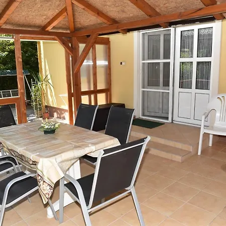 Apartamento Gyenesi Virag *