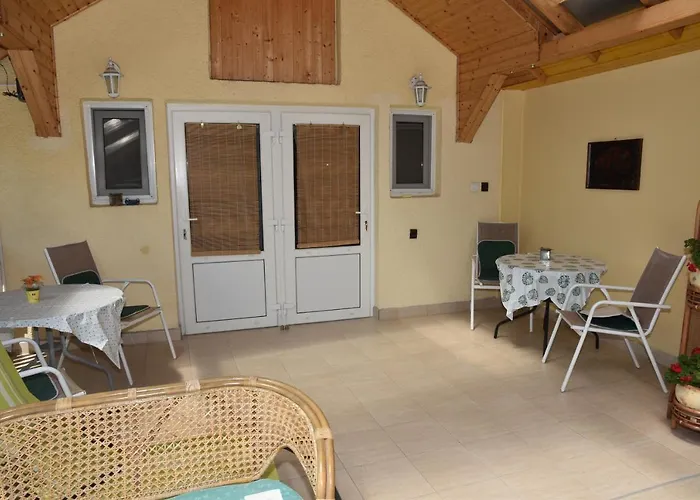 Gyenesi Virag גיינסדיאס