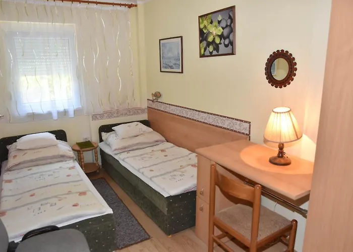 Gyenesi Virag Lägenhet *