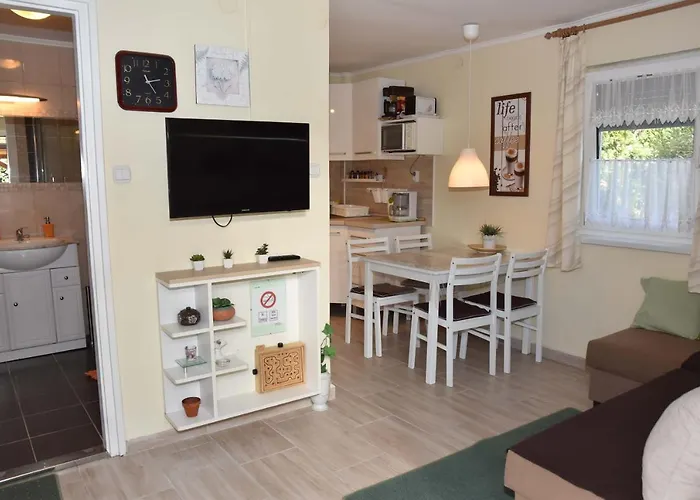 Lägenhet Gyenesi Virag