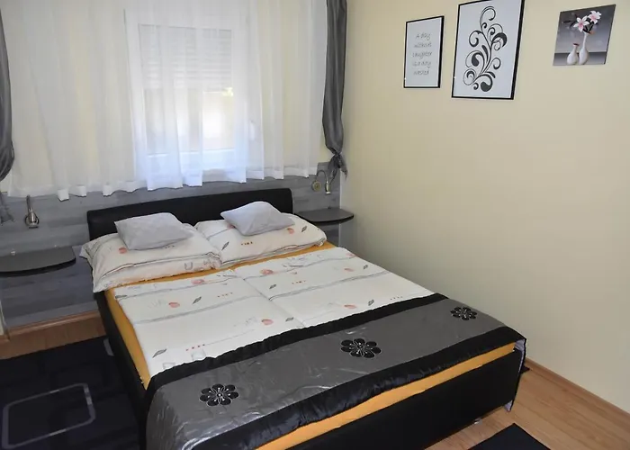 Gyenesi Virag Lägenhet *