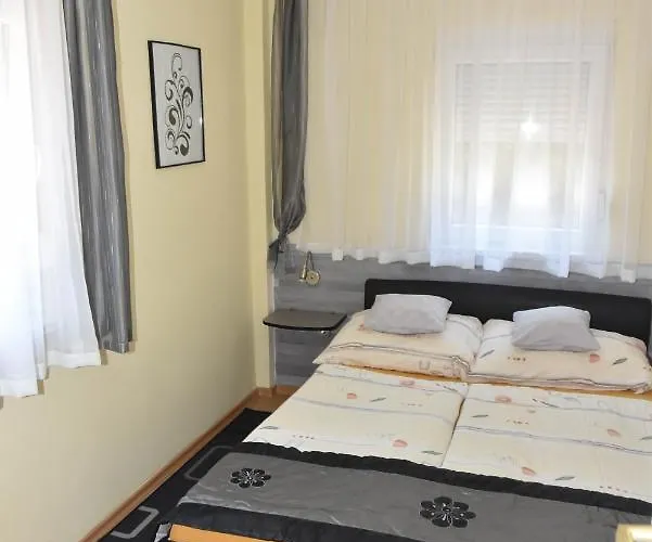 Gyenesi Virag דירה