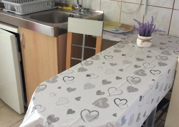 Gyenesi Virag גיינסדיאס